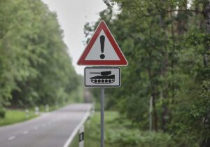 Verkehrsminister fordert neue EU-Regeln für Panzer & Co.