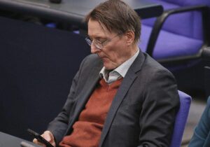 Wartezeiten: Lauterbach fordert Termingarantie bei Fachärzten