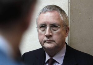 Güllner gibt Forsa-Geschäftsführung ab