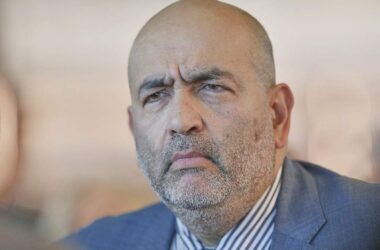 Nouripour fordert Einfrieren von Vermögen iranischer Regimeliten