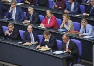 Forsa kritisiert Themenschwerpunkte der Bundesregierung