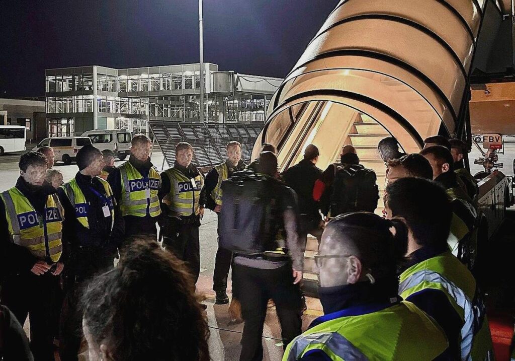 Deutschland schiebt 20 Straftäter mit Charterflug nach Kabul ab