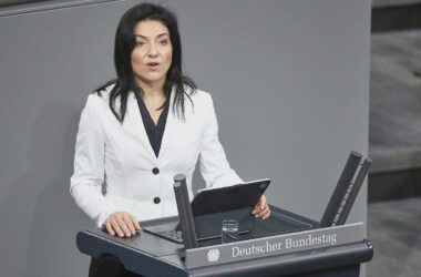 Reiche klagt erneut über geringe Arbeitsstunden in Deutschland