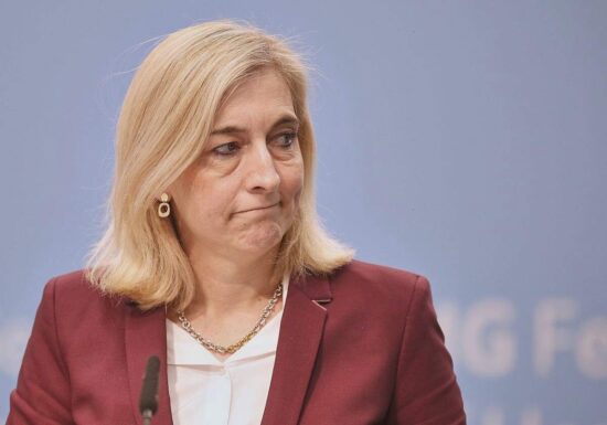 Warken ruft CDU zu mehr Anstrengung für Gleichberechtigung auf