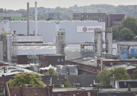 Umweltminister will CO2-Ausstoß für Chemieindustrie billiger machen