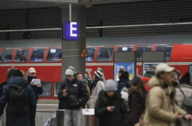Polizeigewerkschaft für Deutschlandticket mit Passfoto