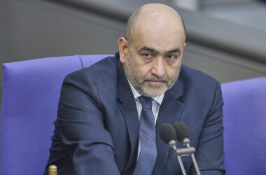 Nouripour will mehr "Beinfreiheit" für Grünen-Spitze