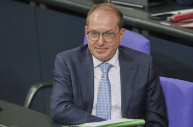 Scharfe Kritik aus SPD an Dobrindt im Streit um Integrationskurse