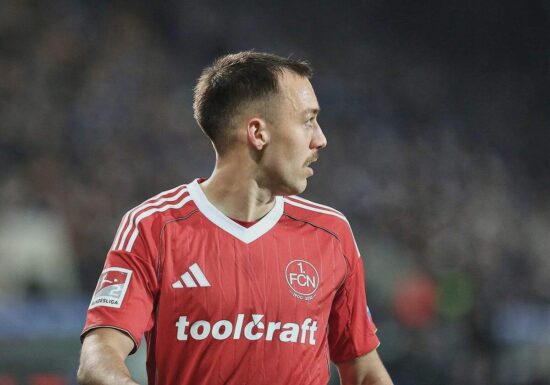 2. Liga: Nürnberg schlägt KSC deutlich - Remis in Düsseldorf