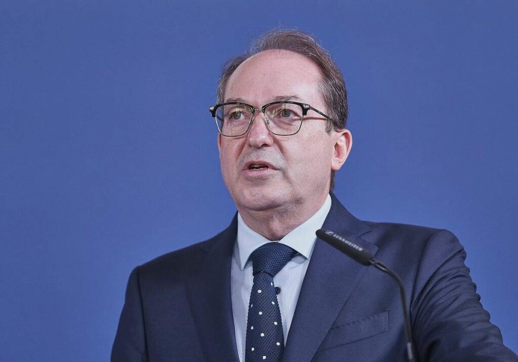 Dobrindt erwartet "in naher Zukunft" Besuch von Syriens Machthaber