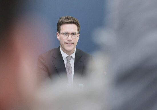 Alice Schwarzer erteilt Manuel Hagel Absolution - "kein Sexismus"