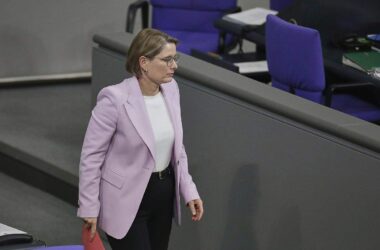Justizministerin kündigt Gesetz gegen digitale Gewalt an