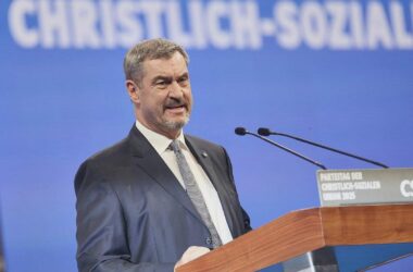 Ex-CSU-Chef Huber wirft Söder fehlenden Mannschaftsgeist vor