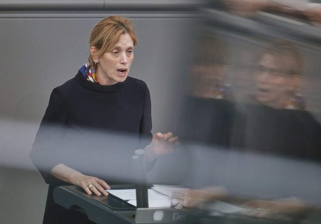 Union weist Kritik an Prien wegen Demokratieprogramm zurück