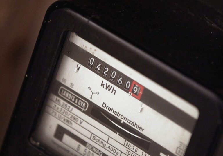 Studie: Haushalte zahlen deutlich zu viel für ihren Strom