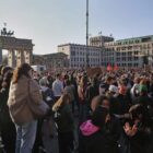 Tausende demonstrieren in Berlin gegen digitale Gewalt