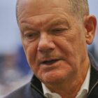 Scholz nennt Habermas seine "intellektuelle und moralische Instanz"