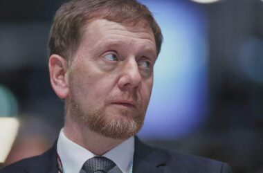 Kretschmer drängt auf mehr Engagement für Bürokratieabbau