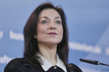 Wirtschaftsministerium: Reiche rüttelt nicht an Klimazielen