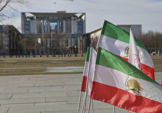 Iran-Krieg: Reichinnek fordert sichere Fluchtwege nach Europa
