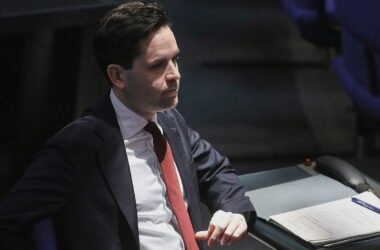 Winkel fordert stärkere Kontrolle des Finanzministers