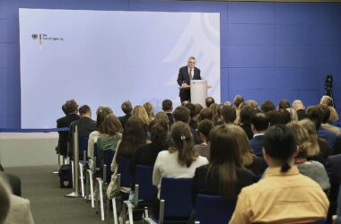 Regierungssprecher will Bundespresseamt komplett umbauen