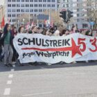 Schüler demonstrieren bundesweit gegen Wehrdienstpläne