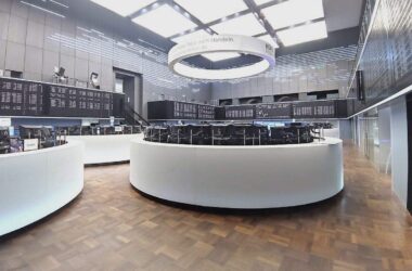 Dax beschleunigt seine Talfahrt - Gesamtmarkt bleibt hochvolatil