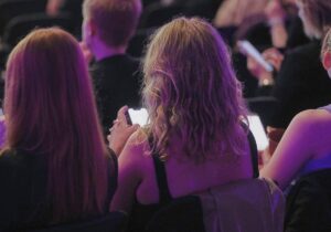 Nutzung sozialer Medien nimmt in allen Altersgruppen zu