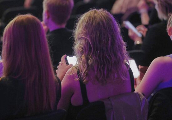 Nutzung sozialer Medien nimmt in allen Altersgruppen zu