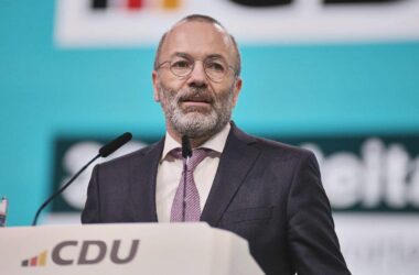 Schweitzer wirft EVP-Chef Weber "Tabubruch" vor