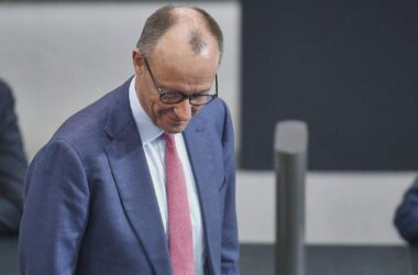 Spar-Aufruf von Merz für Altersvorsorge stößt auf Kritik