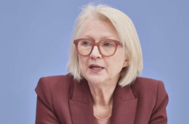 Schnitzer widerspricht Regierung bei Commerzbank