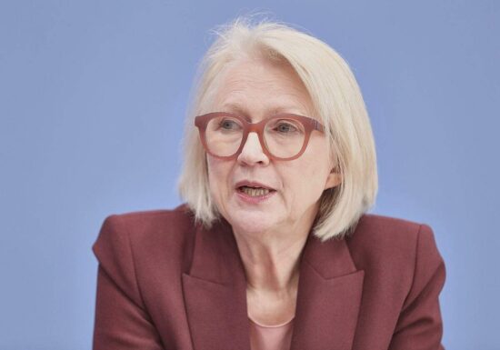 Schnitzer widerspricht Regierung bei Commerzbank