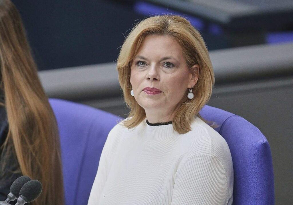 Klöckner verteidigt militärisches Vorgehen gegen den Iran