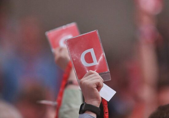 Auch SPD stimmt Koalition mit CDU in Brandenburg zu