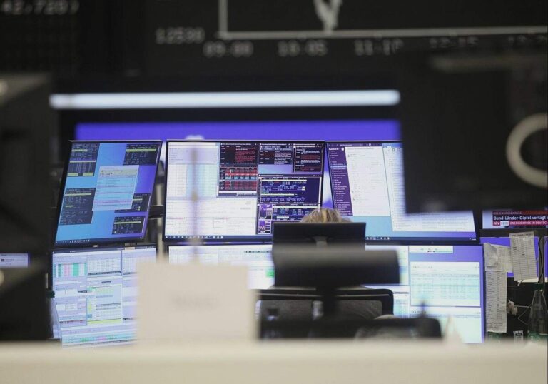 Dax gibt Gewinne wieder ab - Handel bleibt volatil