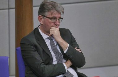 Weimer in Buchhandlungs-Affäre weiter unter Druck