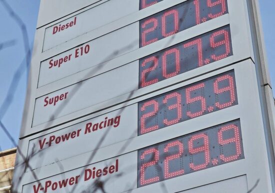 Hohe Spritpreise: SPD offen für "Übergewinnsteuer"