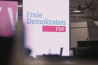 Strack-Zimmermann sucht Partner für FDP-Doppelspitze