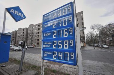 "Zu Unrecht schlechtgeredet": Top-Ökonom fordert neuen Tankrabatt