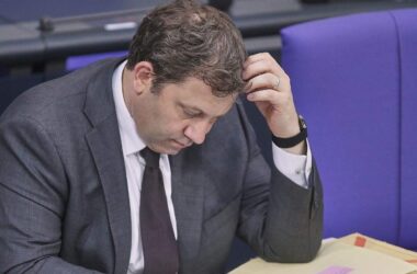 Klingbeil: "Beobachten Risiken für die Märkte genau"