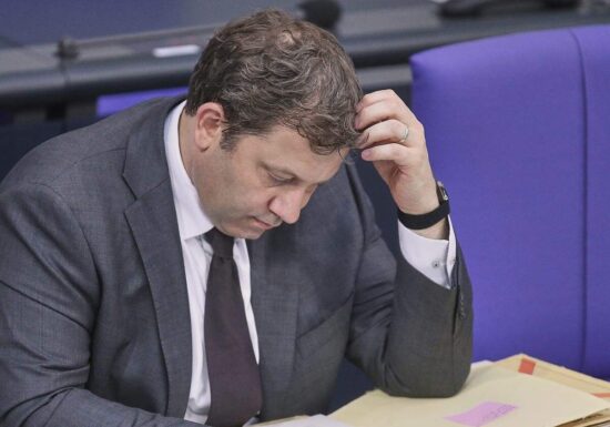 Klingbeil: "Beobachten Risiken für die Märkte genau"