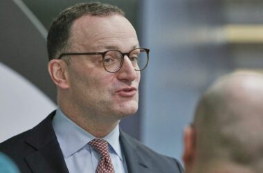 Spahn: Chatgruppe mit AfD im EU-Parlament "muss Konsequenzen haben"