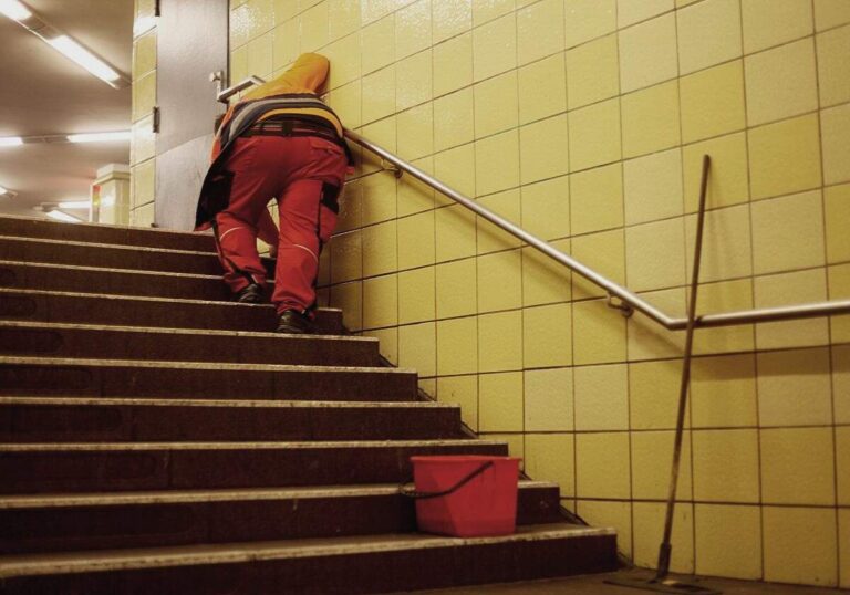 Immer mehr Beschäftigte im Niedriglohnsektor armutsgefährdet