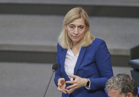 Warken freut sich über EU-Einigung zum Pharmapaket