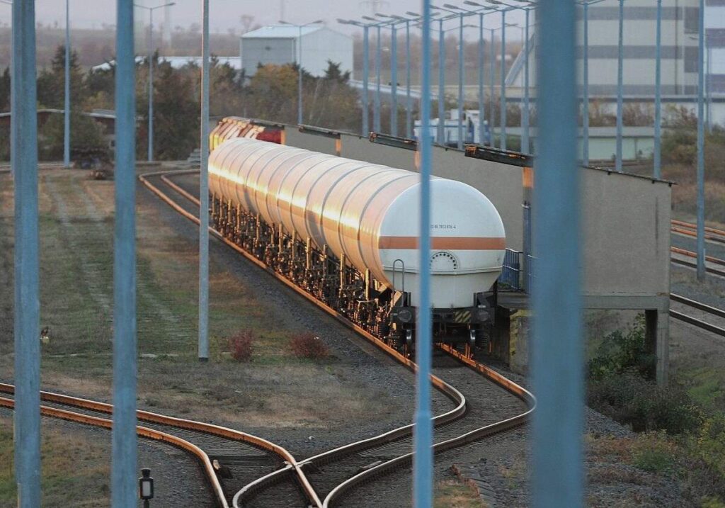 Bundesregierung fordert in Chemieagenda Sofortmaßnahmen bis 2027