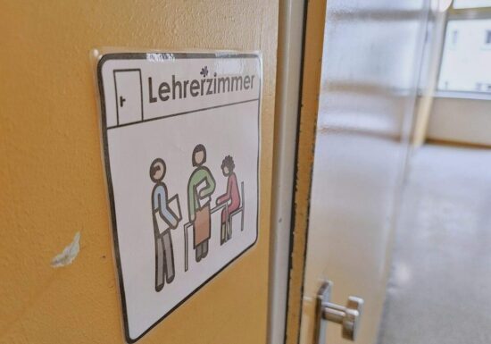 Ökonomen und Politiker wollen weniger Verbeamtungen von Lehrern