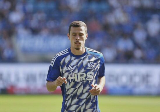 2. Bundesliga: Schalke verteidigt Tabellenführung