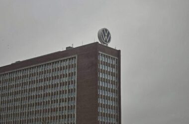 Linke fordert VW-Vorstand zur Weitergabe von Boni an Belegschaft auf